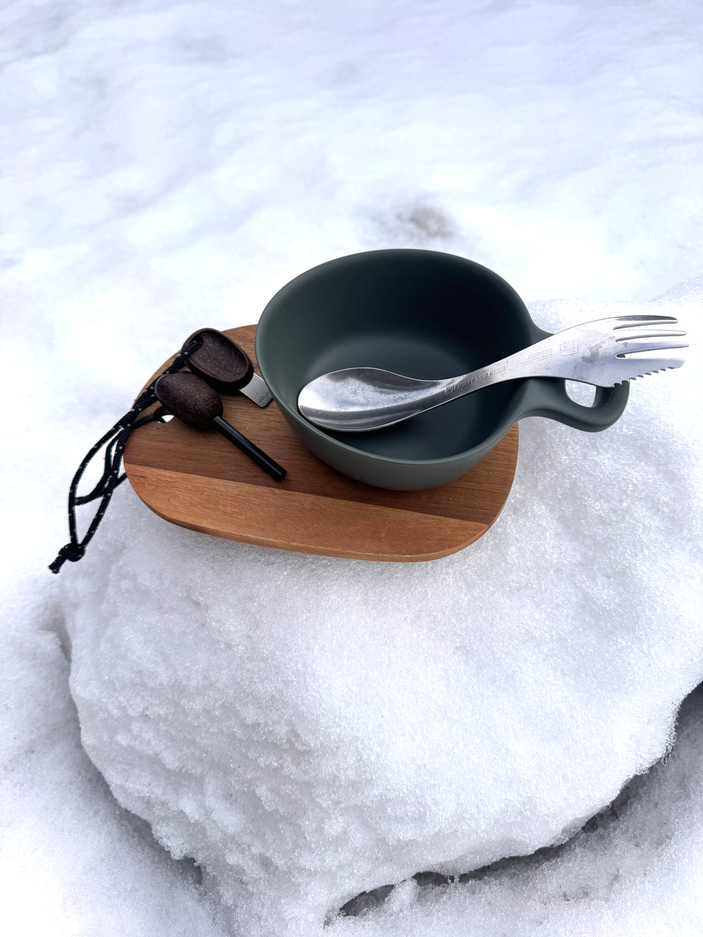 Liten skärbräda i akacia